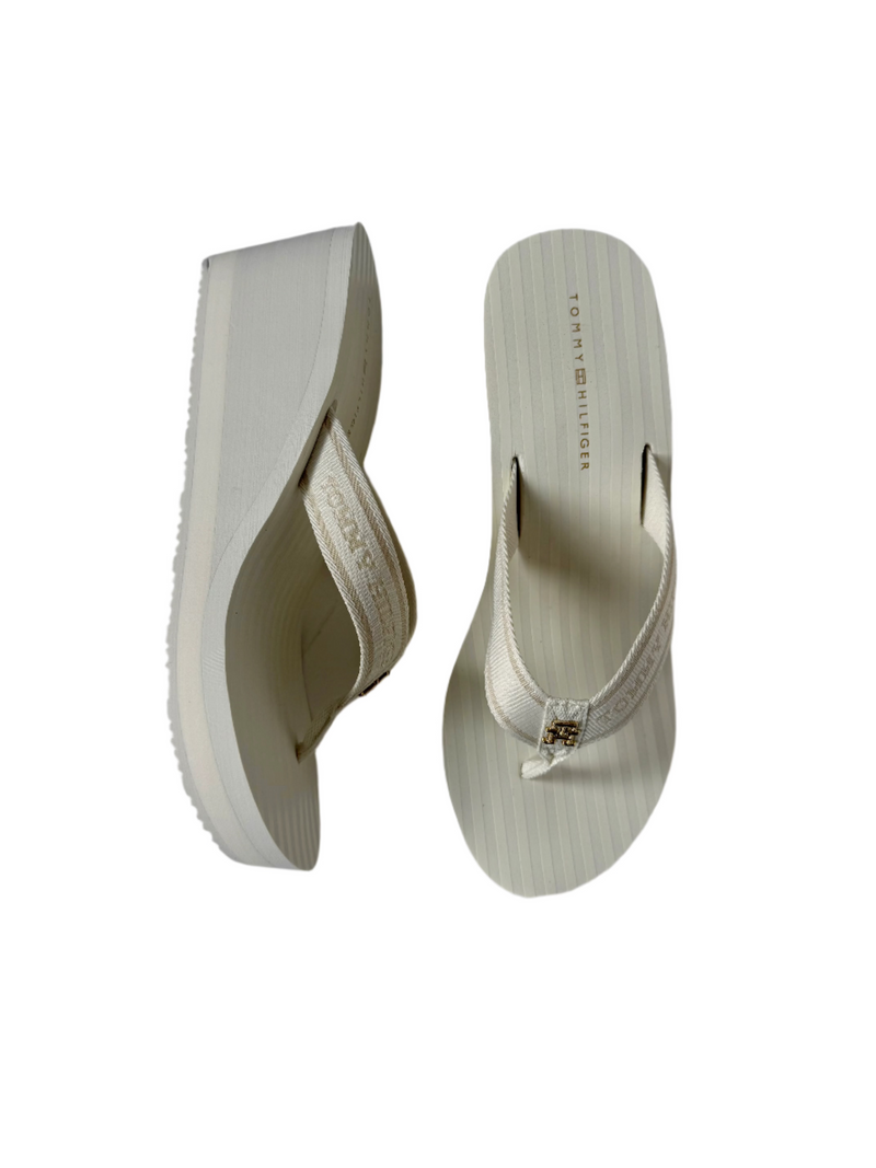 Load image into Gallery viewer, white heeled flip flops
