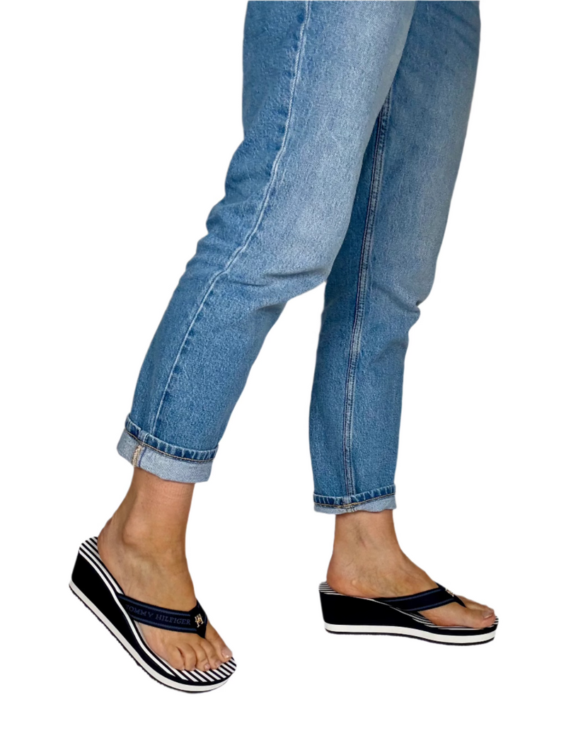 Load image into Gallery viewer, TOMMY HILFIGER 8521
