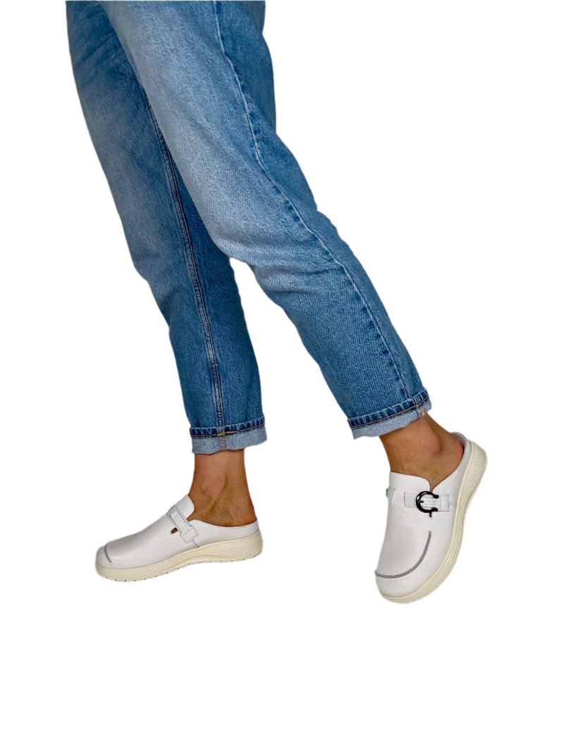 Load image into Gallery viewer, white g comfort clogs
