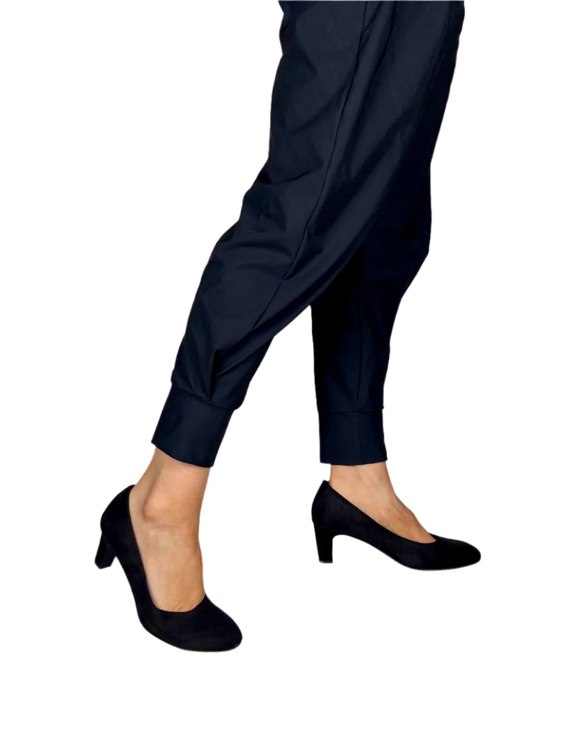 Load image into Gallery viewer, black court shoes
