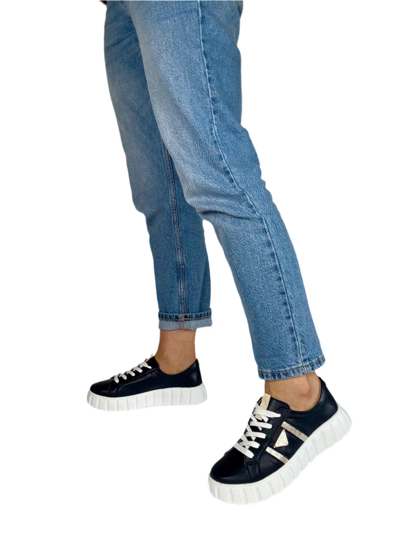 Load image into Gallery viewer, navy casual shoes
