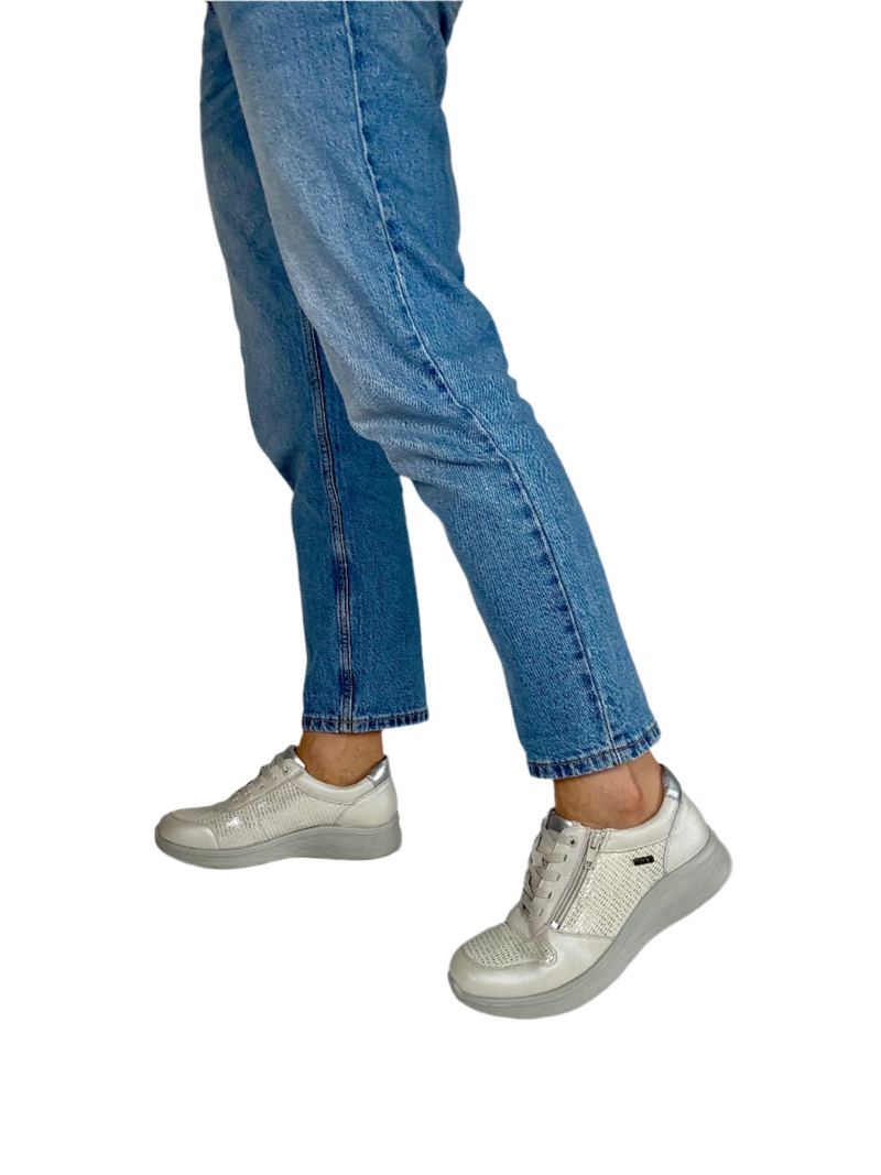 Load image into Gallery viewer, wide fitting ladies shoes
