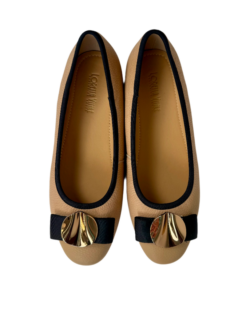Load image into Gallery viewer, tan flat shoes
