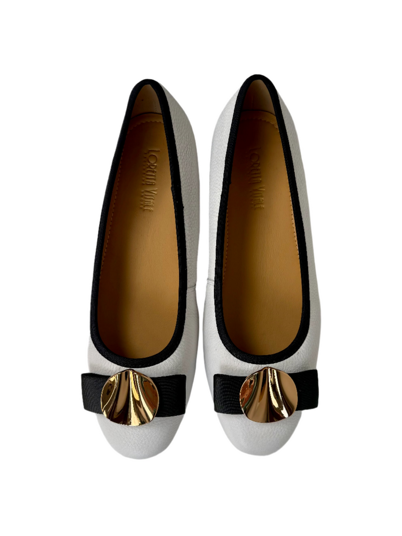 Load image into Gallery viewer, white leather pumps
