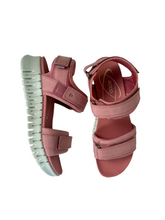 Load image into Gallery viewer, womens casual sandals