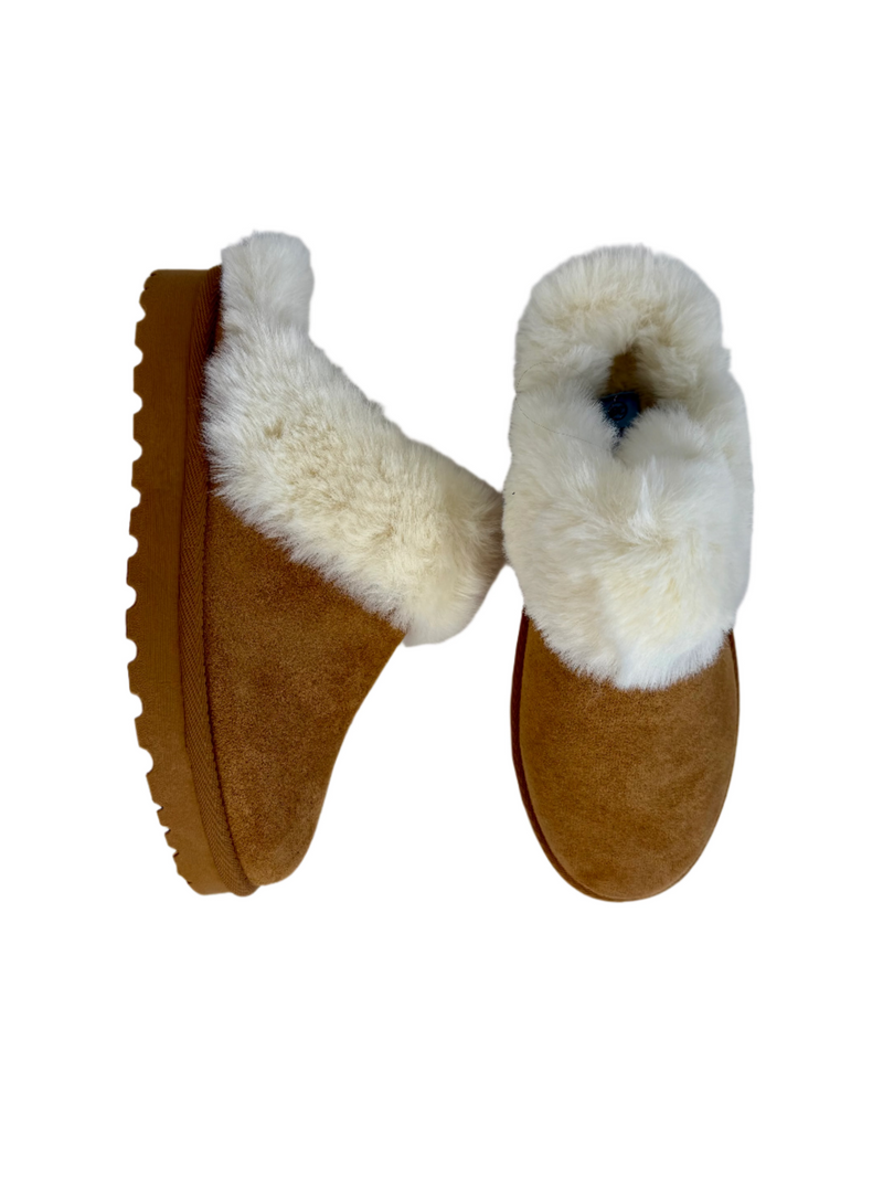Load image into Gallery viewer, tan mule slippers
