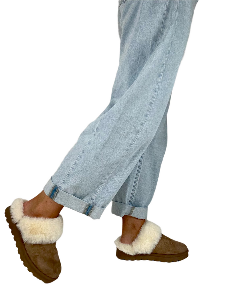 Load image into Gallery viewer, cosy slippers
