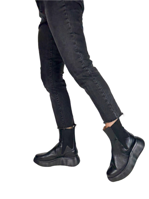 black chunky wonders boots