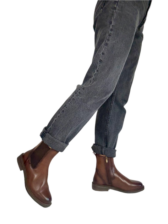 brown leather chelsea boots