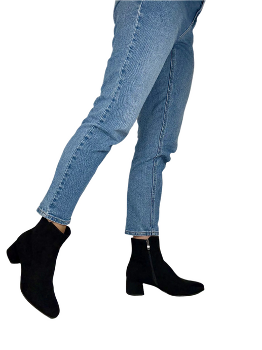 black heeled boots