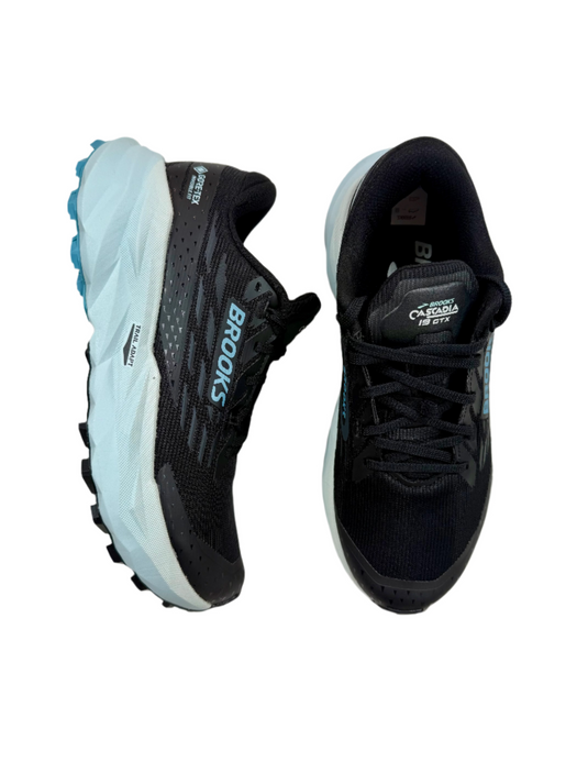 hiking shoes brooks