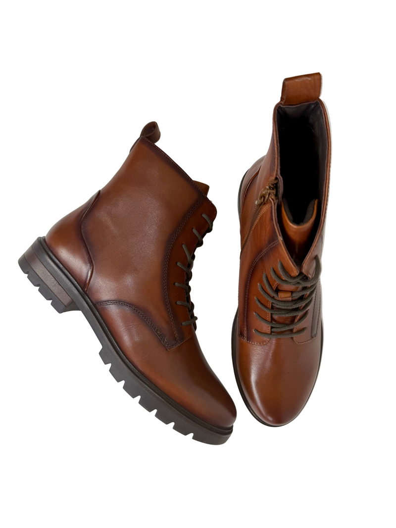 Load image into Gallery viewer, brown lace up boots
