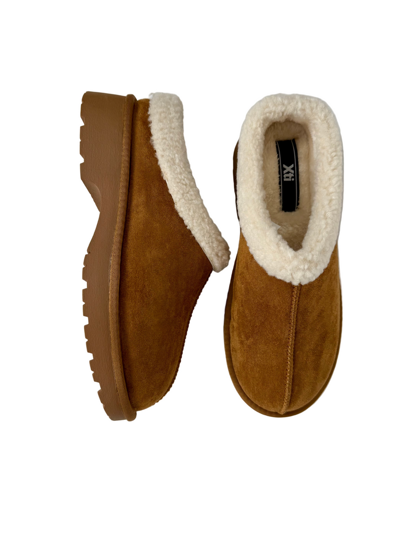 Load image into Gallery viewer, cosy shoes
