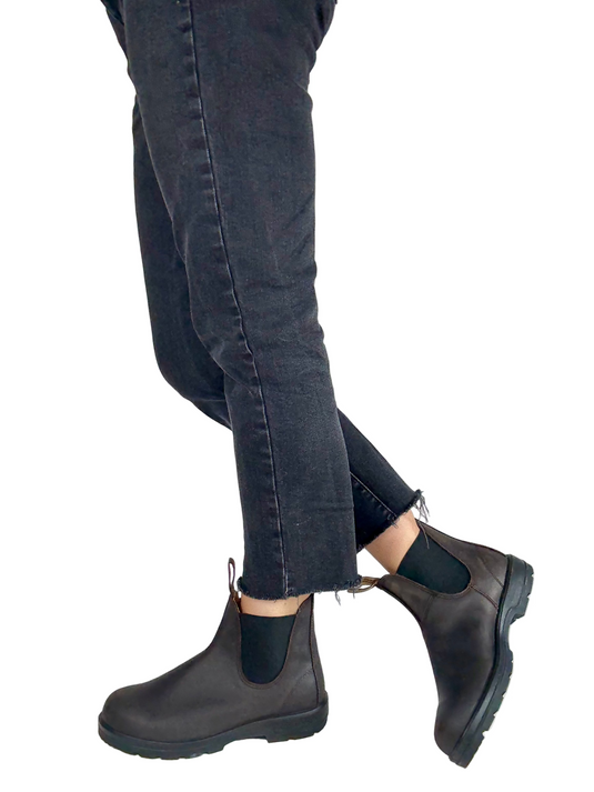brown blundstone boots