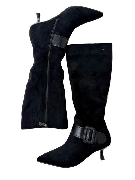 knee high low heeled boots