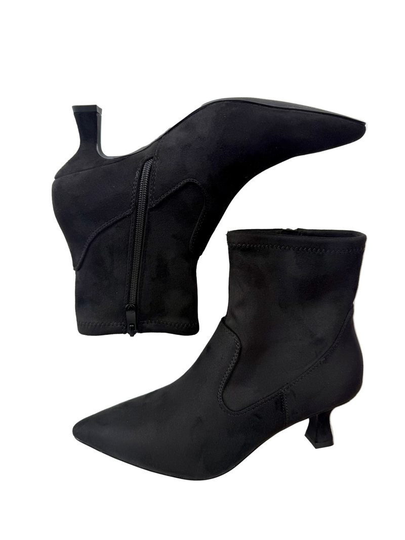 Load image into Gallery viewer, low heeled ankle boots
