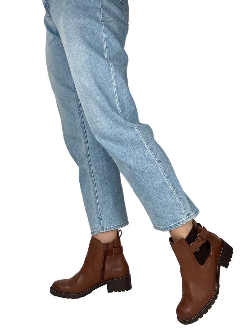 Load image into Gallery viewer, brown boots jana
