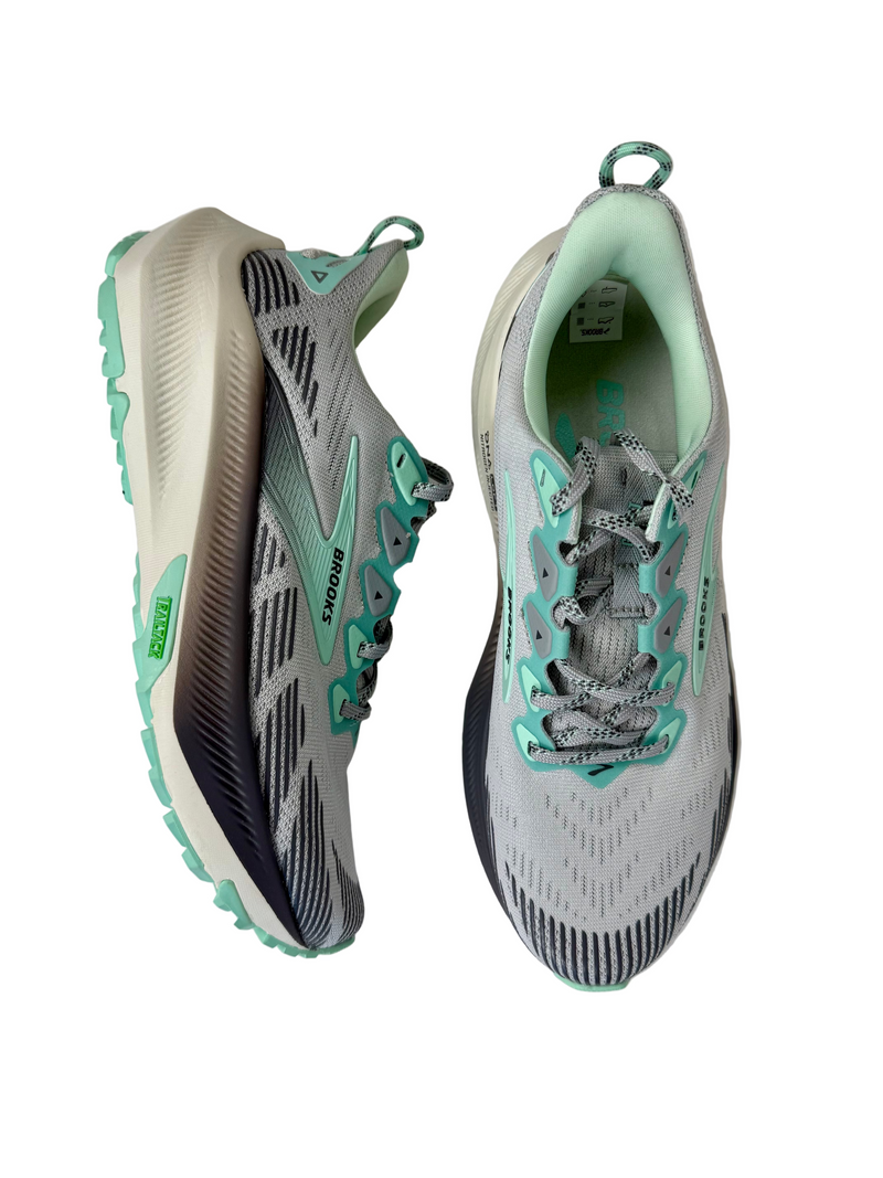 Load image into Gallery viewer, trail shoes for women
