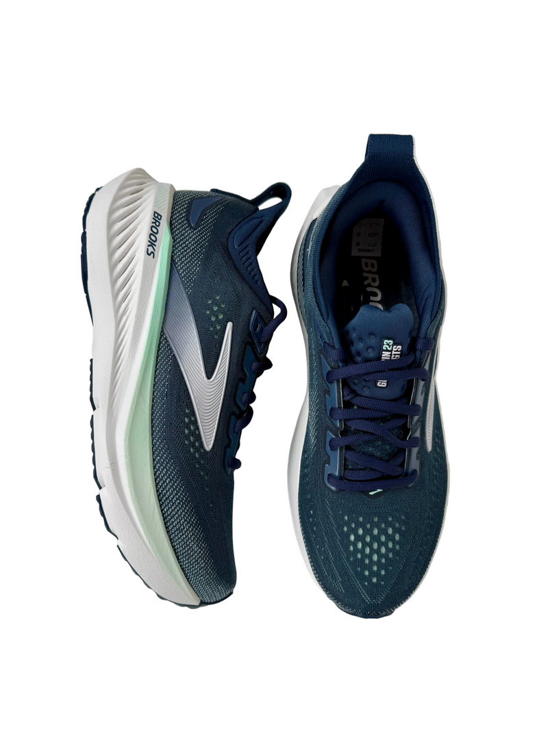 Load image into Gallery viewer, womens supportive running shoe
