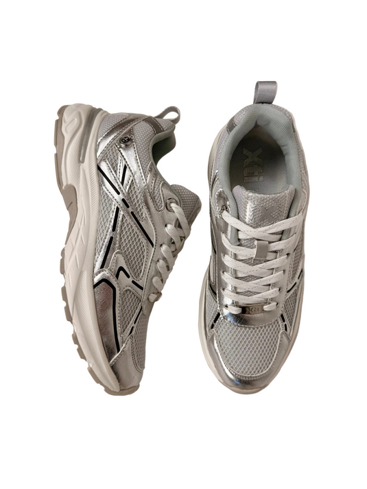 casual ladies sneakers