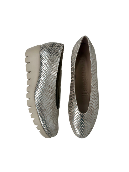 wonders silver shoes