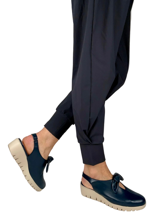 navy wonders sandals