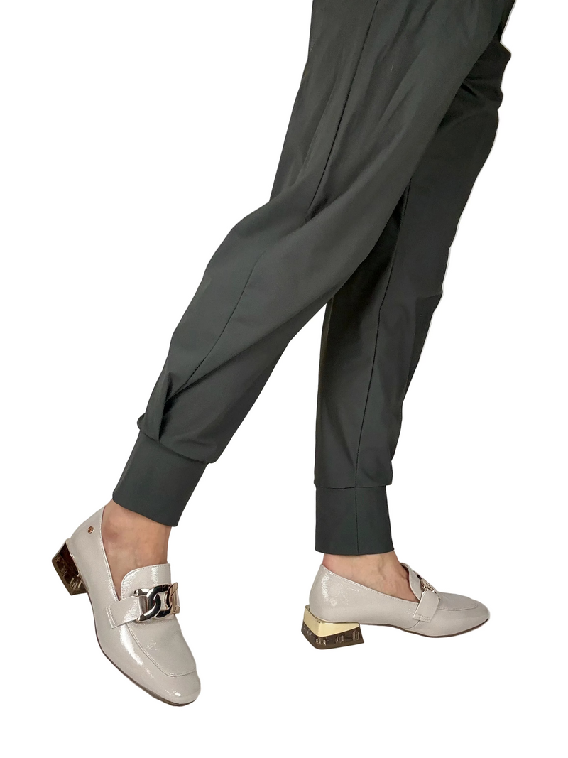 Load image into Gallery viewer, cream patent loafers
