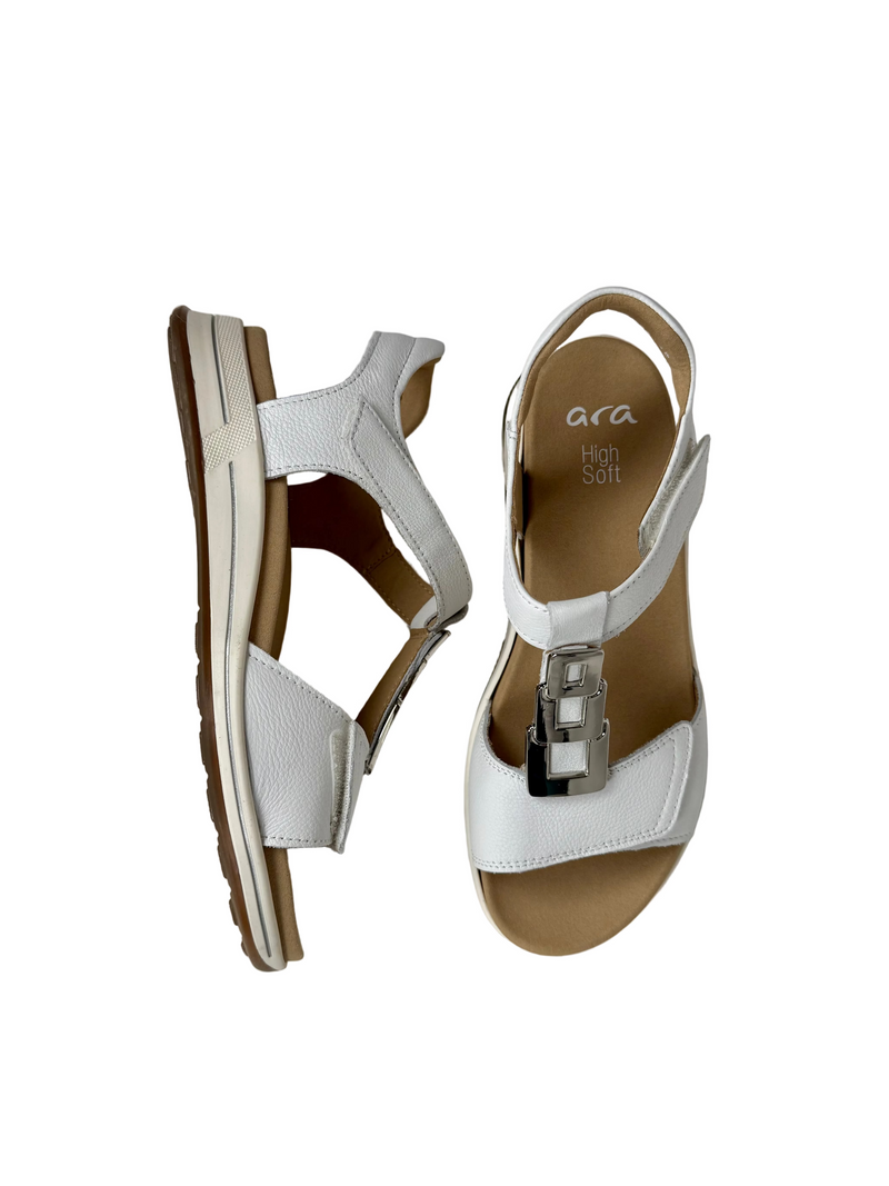 Load image into Gallery viewer, ladies white wide fitting sandals
