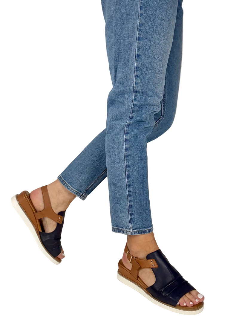 Load image into Gallery viewer, LUNAR Steffi
