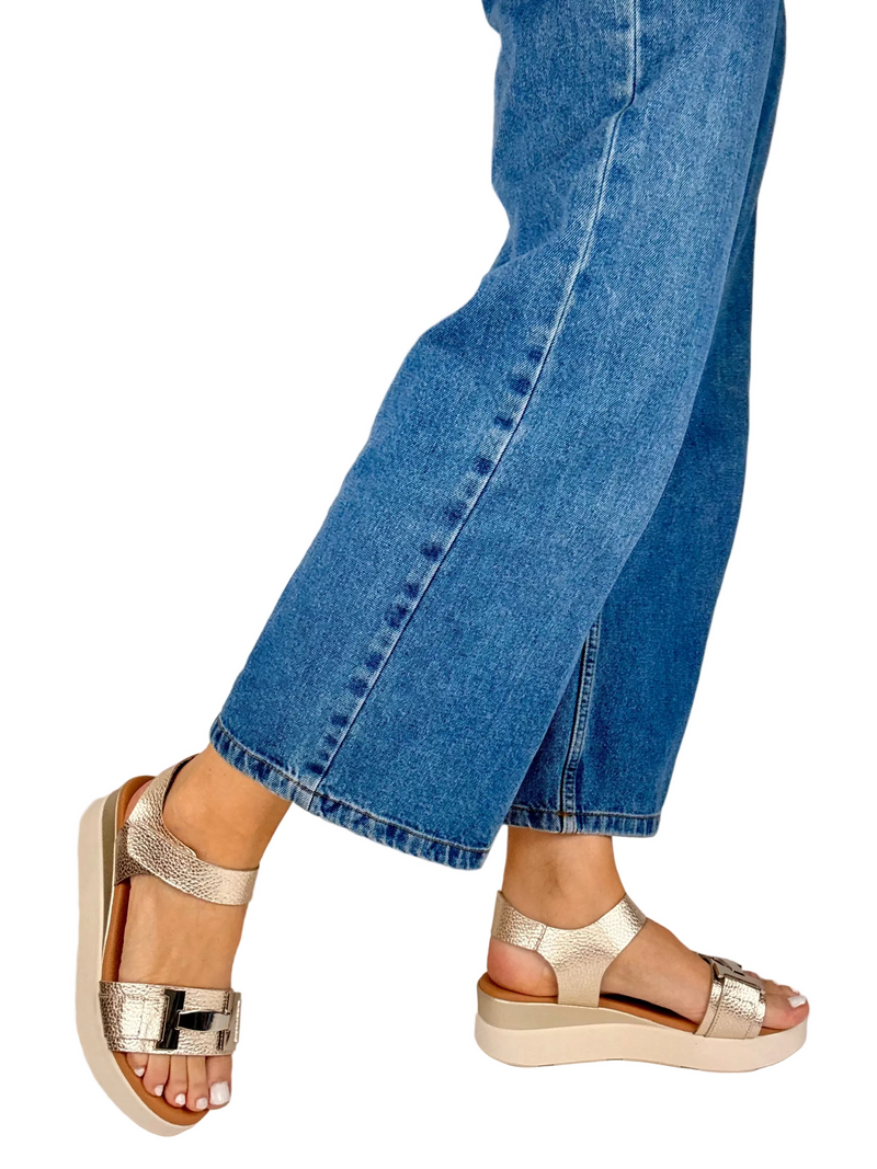 Load image into Gallery viewer, low wedge sandals
