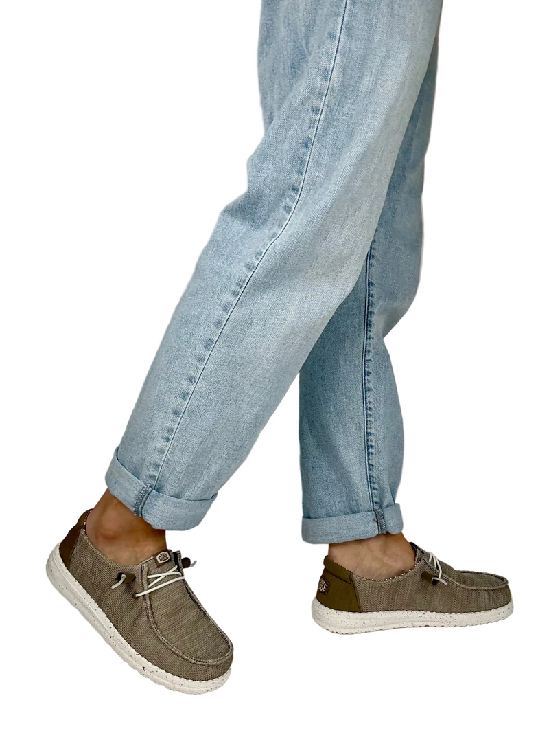 Load image into Gallery viewer, HEY DUDE Wendy Stretch Sox
