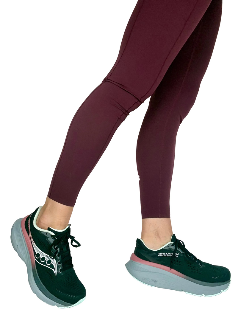 Load image into Gallery viewer, black saucony guide 19 shoes
