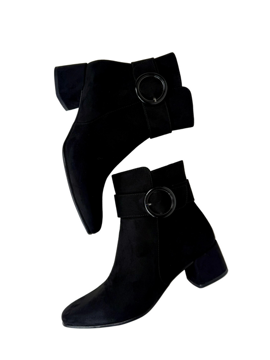 heeled boots