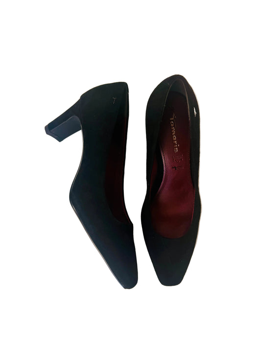 womens court shoes