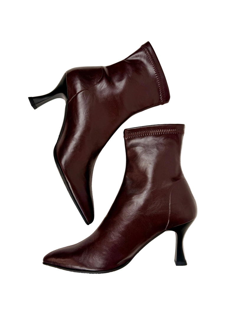 Load image into Gallery viewer, burgundy boots miss elastic
