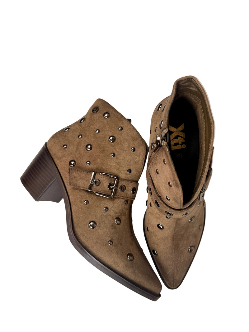 Load image into Gallery viewer, western style boots

