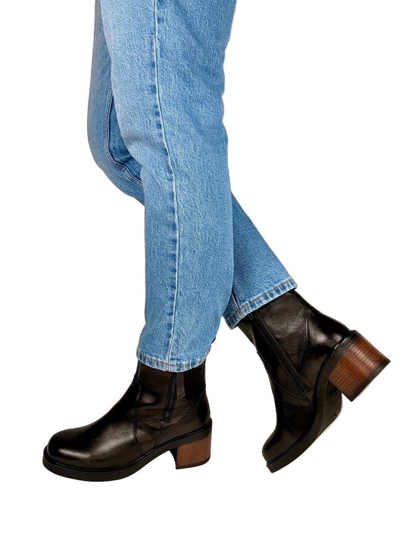 Load image into Gallery viewer, ARA Kelly 12-52804 Women's Leather Ankle Boot
