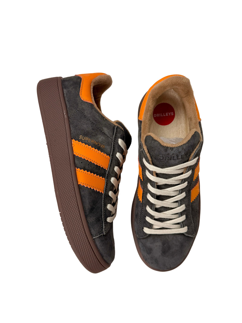 Load image into Gallery viewer, Drilleys Thirty Four Women's Platform Trainers
