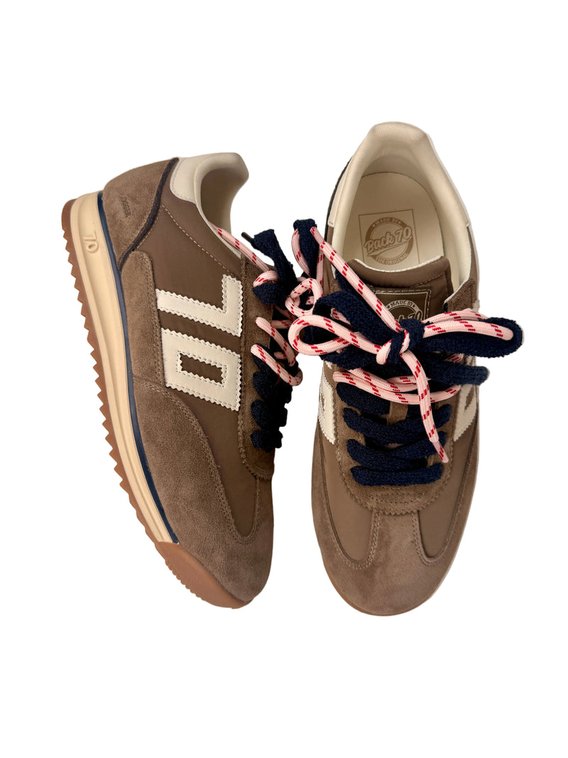 Load image into Gallery viewer, Back 70 108009 Women's Jogger Trainers
