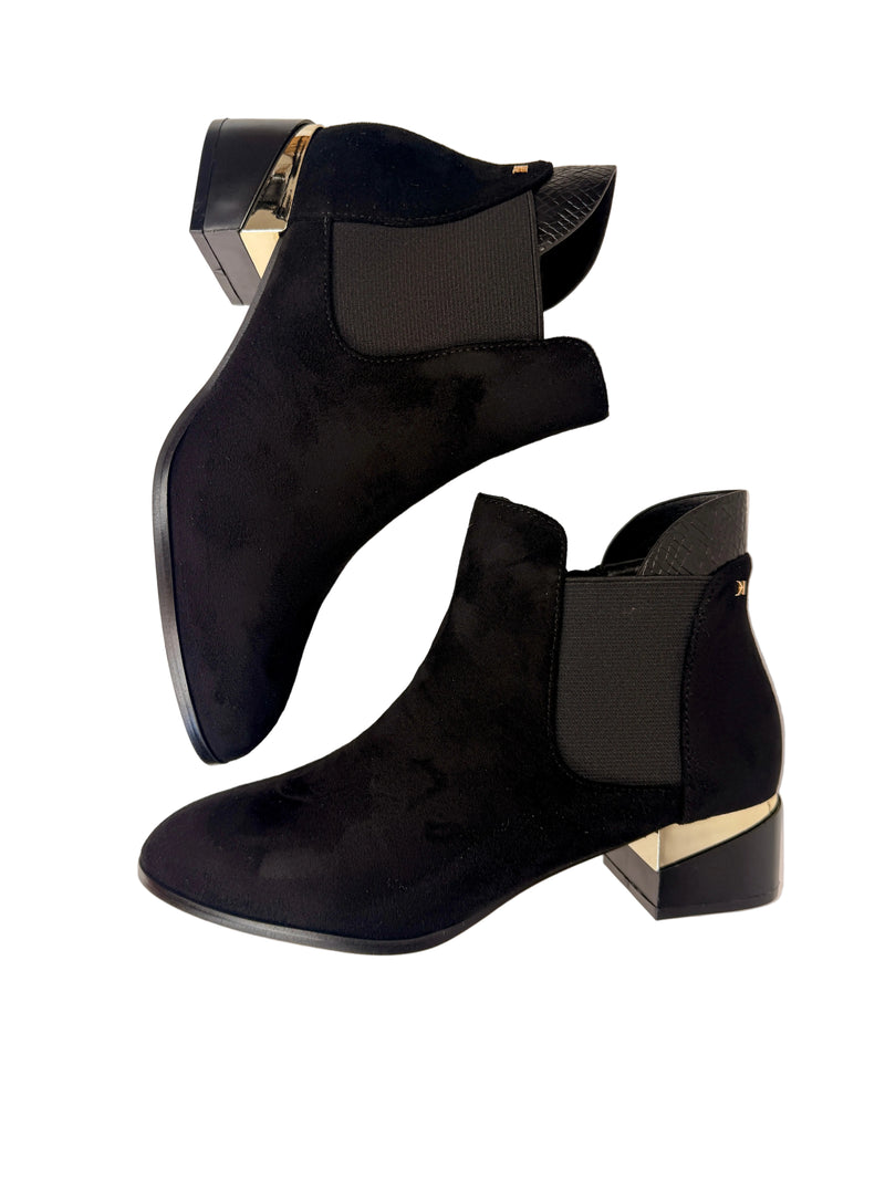 Load image into Gallery viewer, black heeled kate appleby boots

