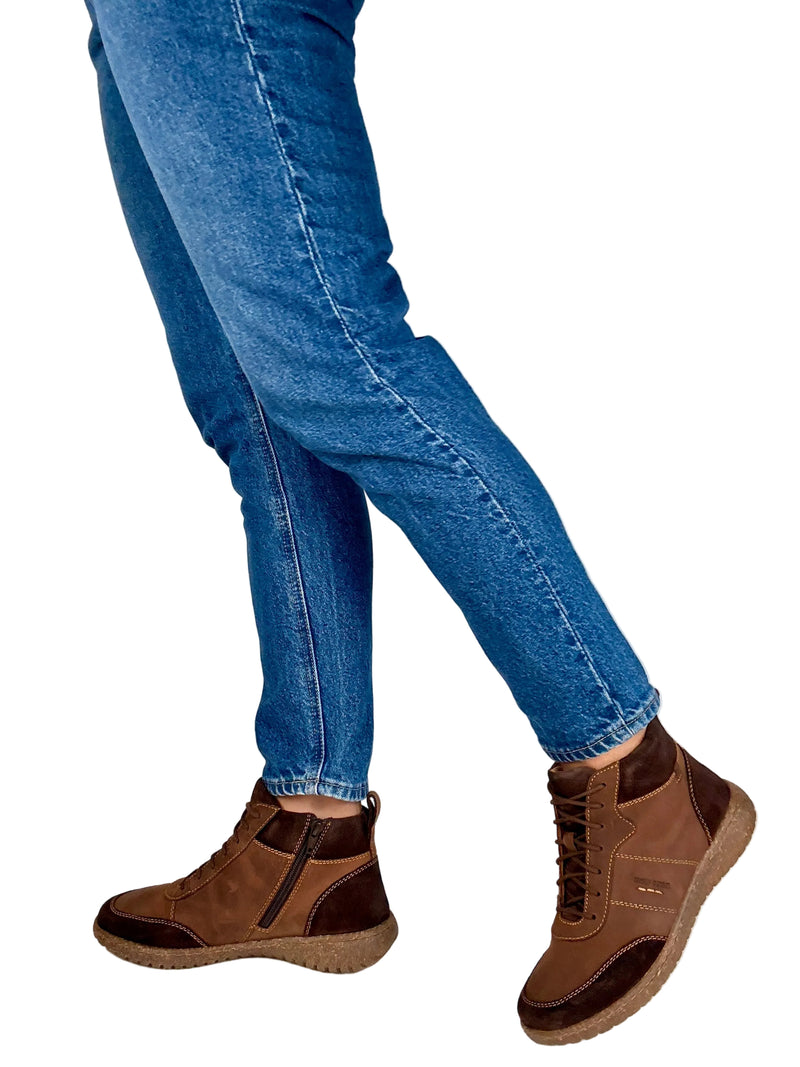 Load image into Gallery viewer, brown boots

