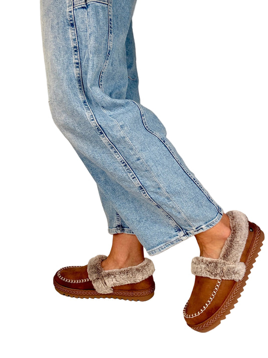 brown skechers slippers