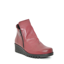 Load image into Gallery viewer, burgundy wedge boots