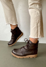 Load image into Gallery viewer, brown winter boots for women