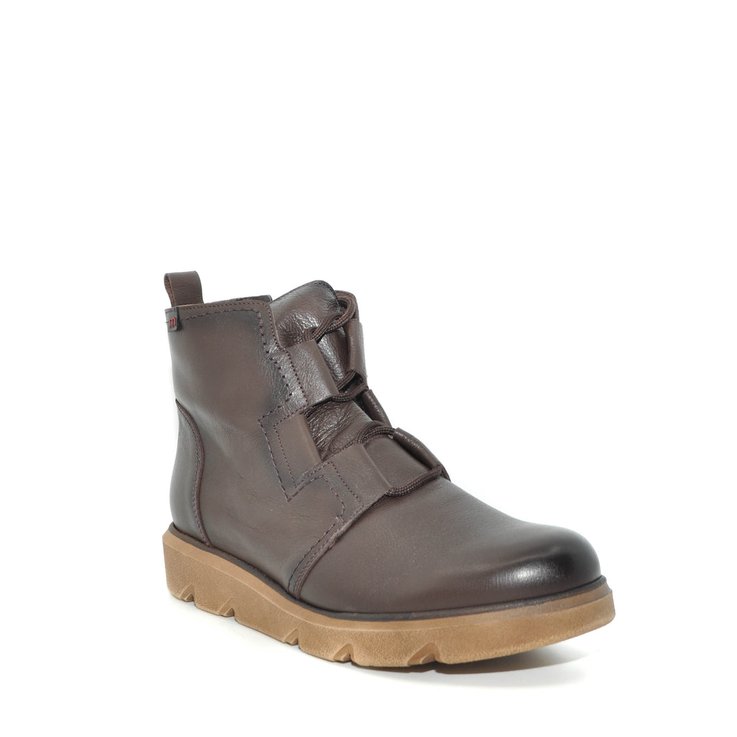 brown flat boots