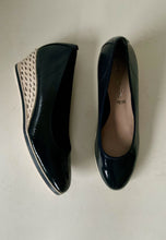 Load image into Gallery viewer, navy tamaris shoes