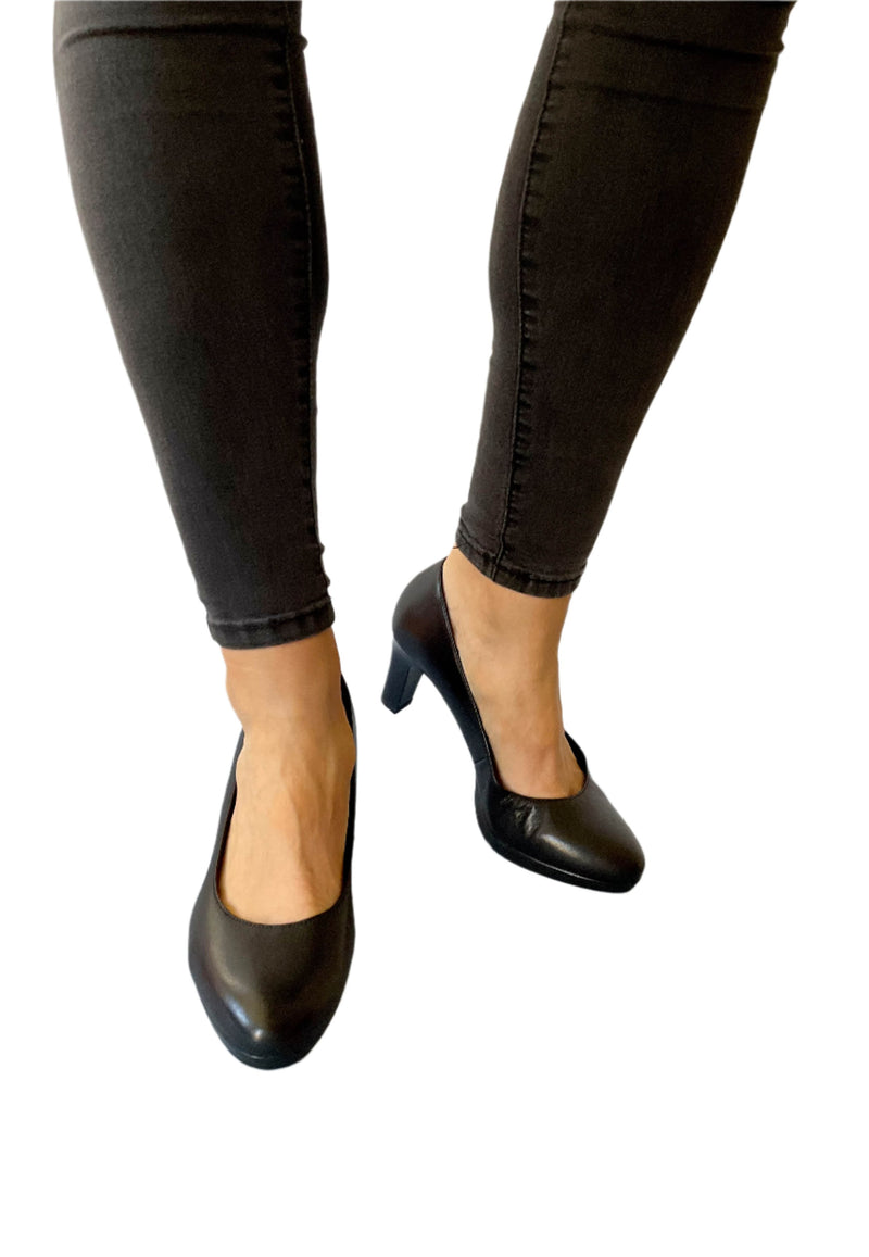 Load image into Gallery viewer, black dress shoes for women
