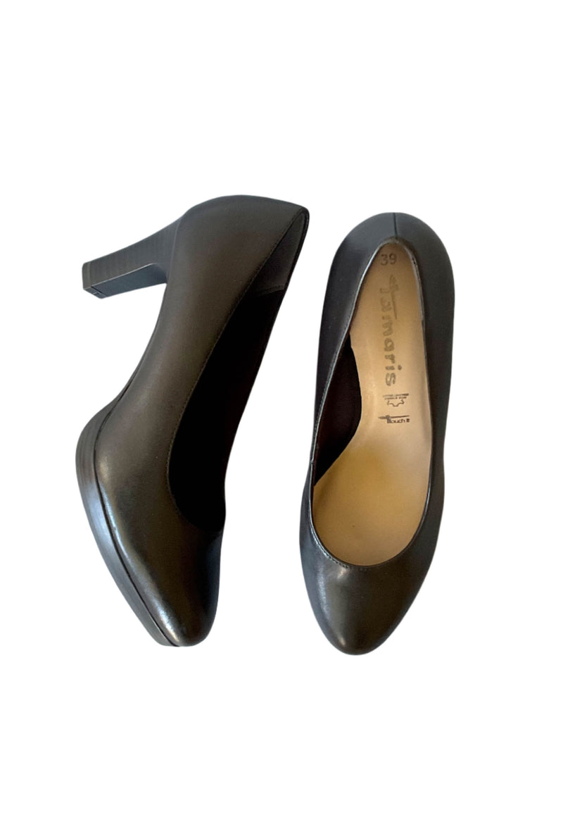 Load image into Gallery viewer, black low heels court shoes
