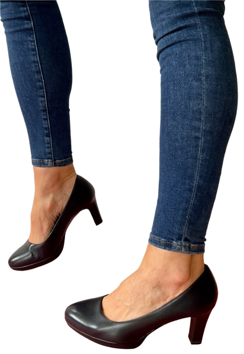 Load image into Gallery viewer, navy office shoes
