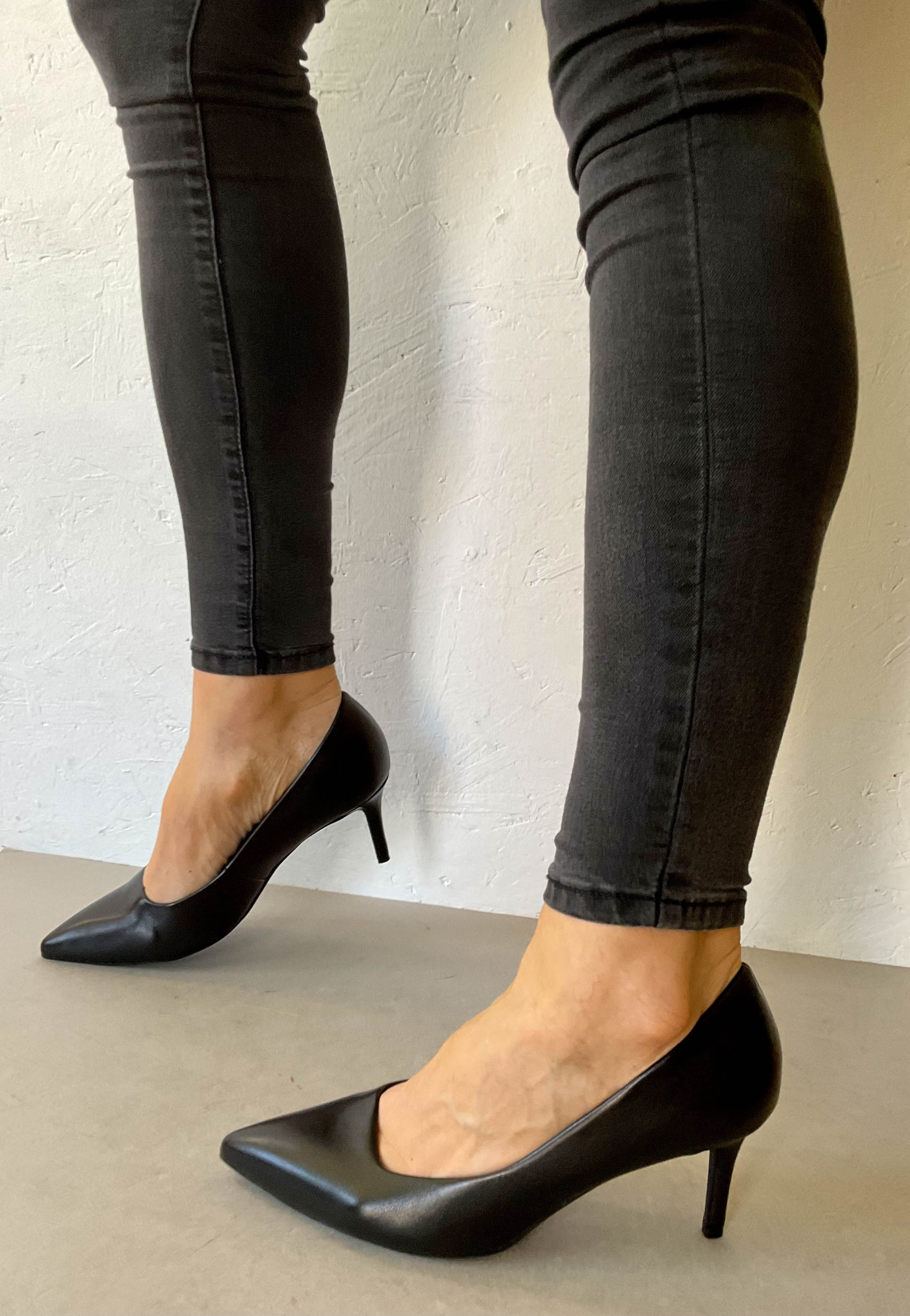 tamaris black heels